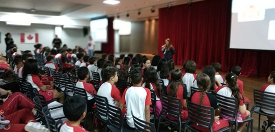 A eleição de líderes em escolas é uma atividade desenvolvida pelo Tribunal, na qual as urnas ele...